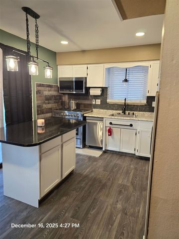 9814 Cass Avenue, Taylor, MI 48180