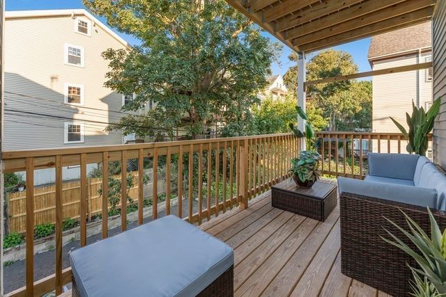 172 Boylston 3, Boston, MA 02130