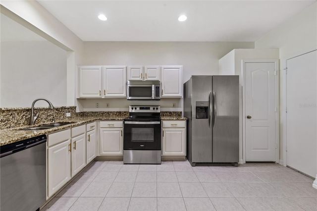 8520 SANDY BEACH STREET, Tampa, FL 33634