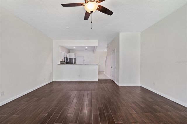 8520 SANDY BEACH STREET, Tampa, FL 33634