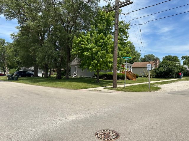 190 W Maple Street, Coal City, IL 60416
