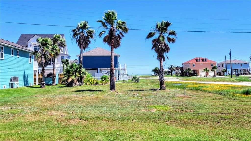 1232 S Live Oak St, Rockport, TX 78382 — exterior