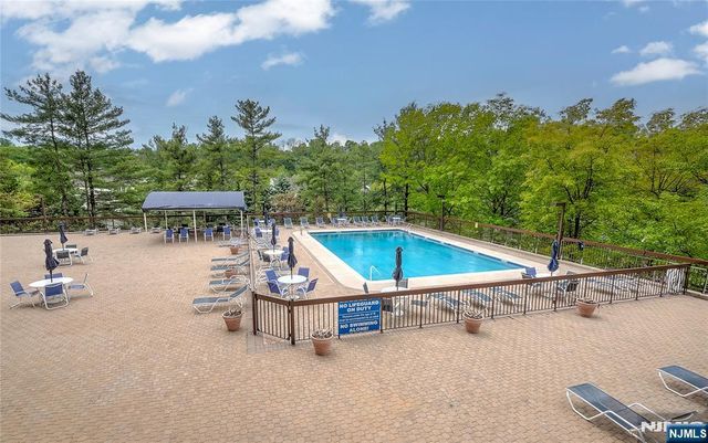 10 Smith Manor Boulevard 211, West Orange, NJ 07052