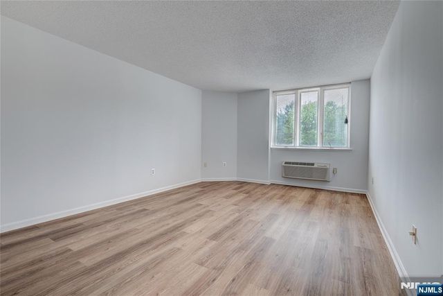 10 Smith Manor Boulevard 211, West Orange, NJ 07052