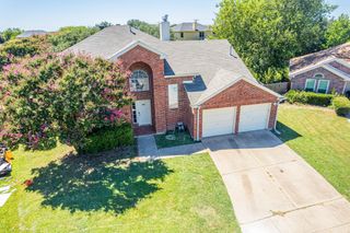 6200 Woolwich Drive, Arlington, TX 76001