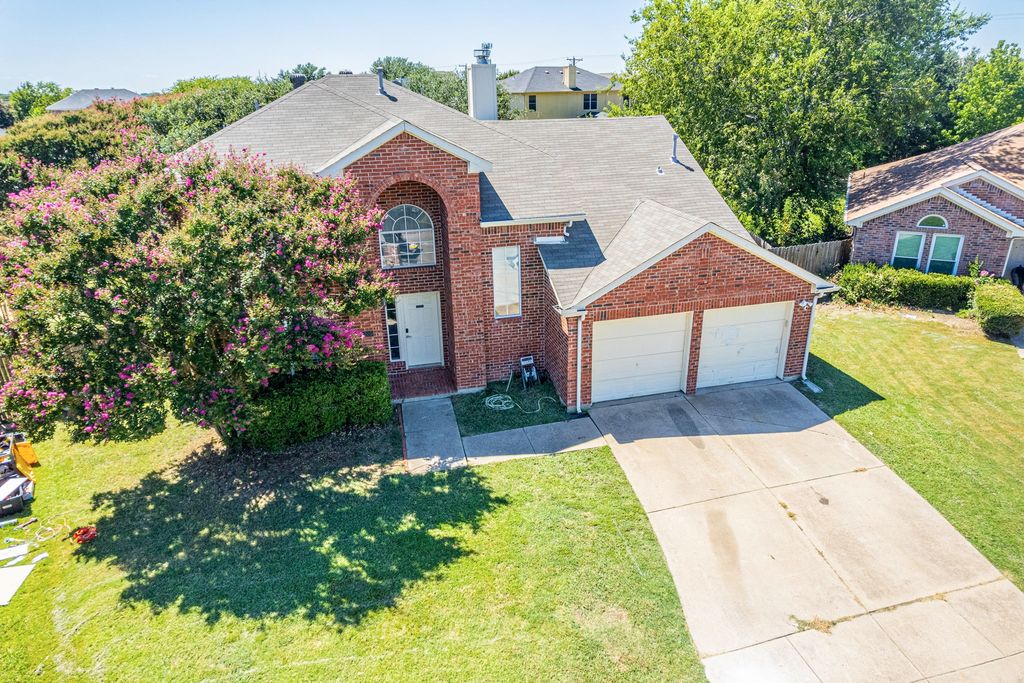 6200 Woolwich Drive, Arlington, TX 76001