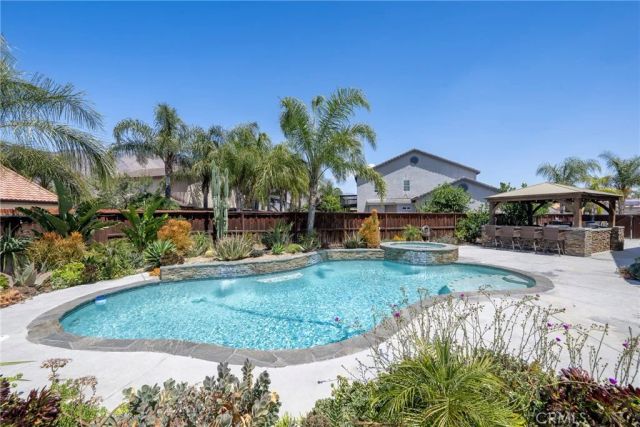 293 Captains Court, San Jacinto, CA 92583