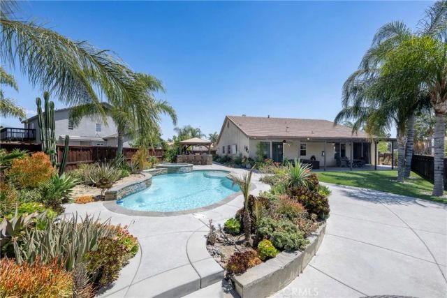 293 Captains Court, San Jacinto, CA 92583