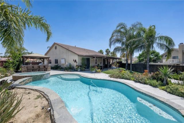293 Captains Court, San Jacinto, CA 92583