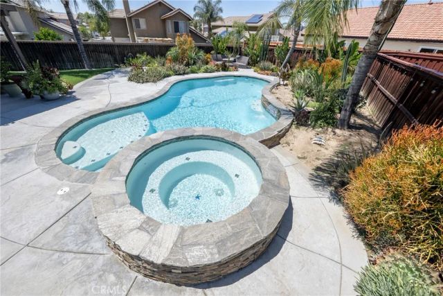 293 Captains Court, San Jacinto, CA 92583
