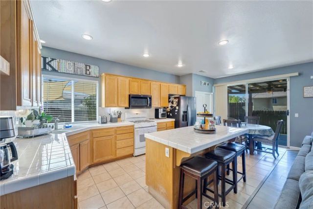 293 Captains Court, San Jacinto, CA 92583