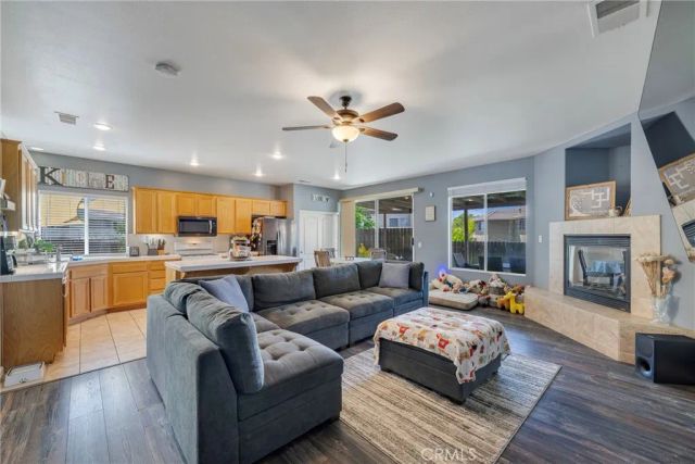 293 Captains Court, San Jacinto, CA 92583