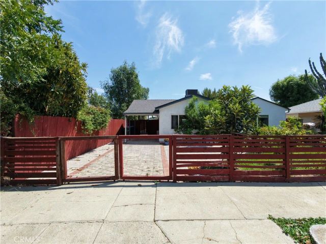 6928 Lubao Avenue, Winnetka, CA 91306