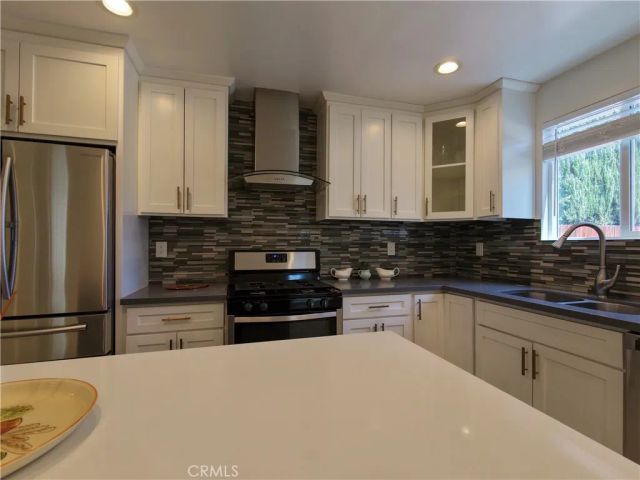 6928 Lubao Avenue, Winnetka, CA 91306