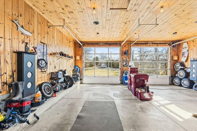 2752 Knob Creek Road, Johnson City, TN 37604