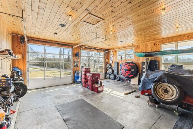 2752 Knob Creek Road, Johnson City, TN 37604