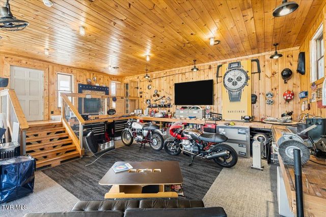 2752 Knob Creek Road, Johnson City, TN 37604