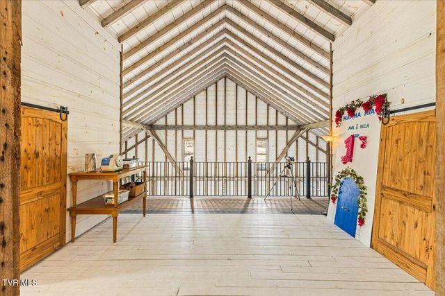 2752 Knob Creek Road, Johnson City, TN 37604