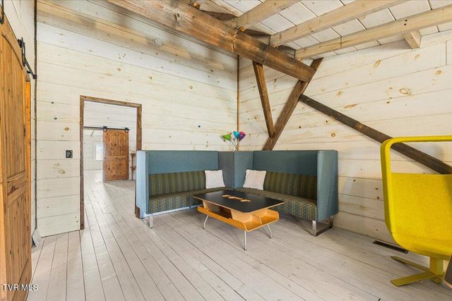 2752 Knob Creek Road, Johnson City, TN 37604