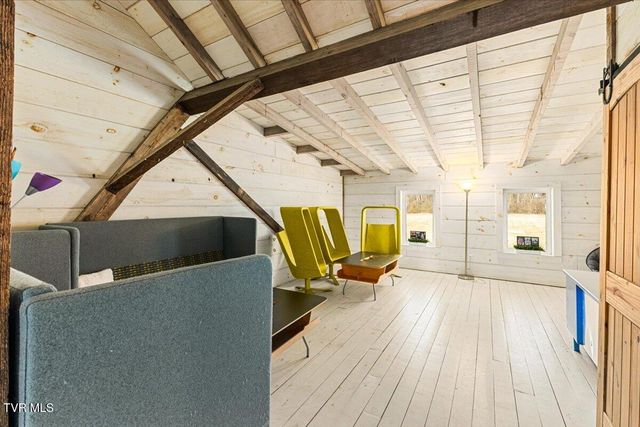 2752 Knob Creek Road, Johnson City, TN 37604