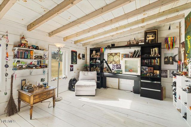 2752 Knob Creek Road, Johnson City, TN 37604