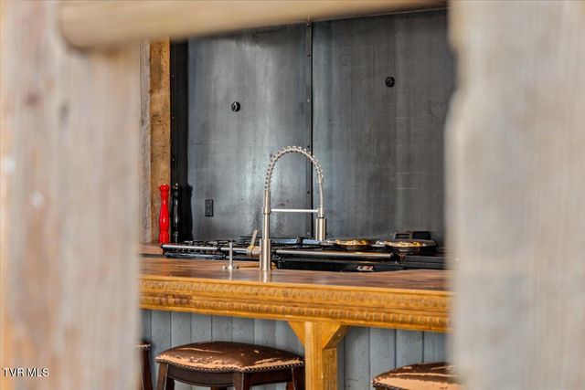 2752 Knob Creek Road, Johnson City, TN 37604