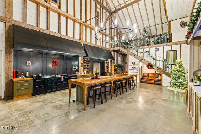 2752 Knob Creek Road, Johnson City, TN 37604