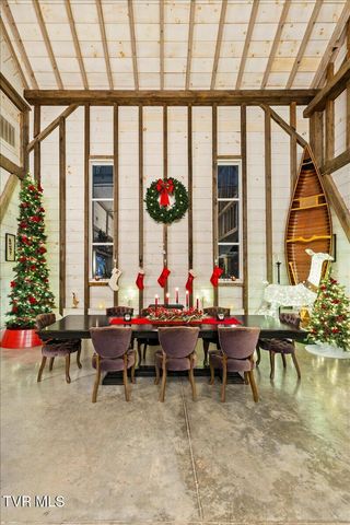 2752 Knob Creek Road, Johnson City, TN 37604