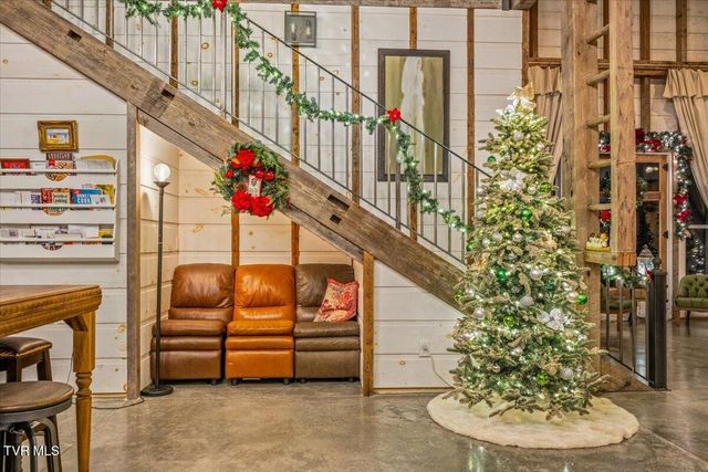 2752 Knob Creek Road, Johnson City, TN 37604