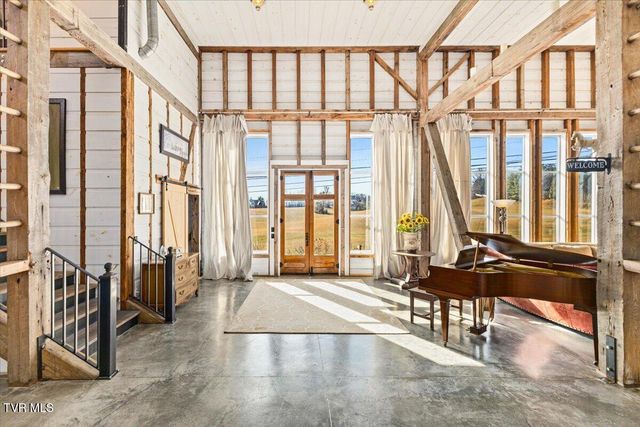 2752 Knob Creek Road, Johnson City, TN 37604