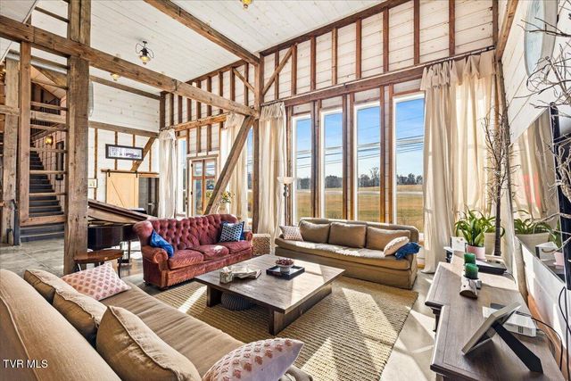 2752 Knob Creek Road, Johnson City, TN 37604