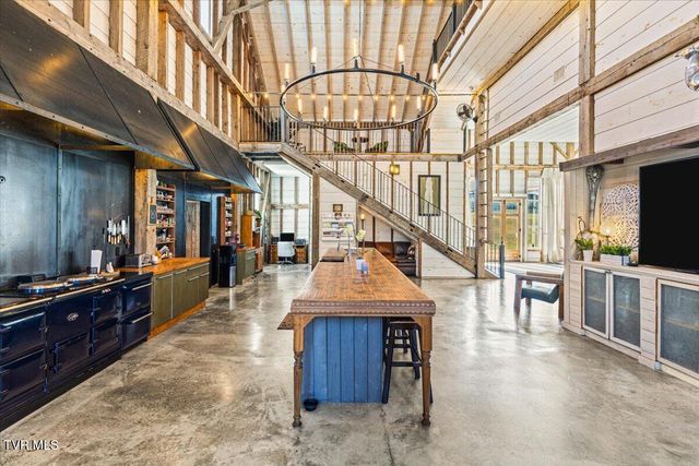 2752 Knob Creek Road, Johnson City, TN 37604