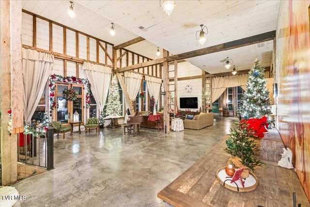 2752 Knob Creek Road, Johnson City, TN 37604