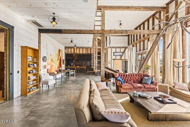 2752 Knob Creek Road, Johnson City, TN 37604