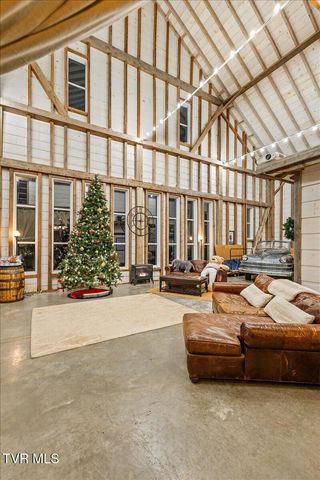 2752 Knob Creek Road, Johnson City, TN 37604