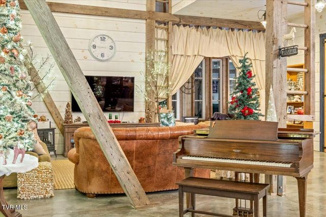 2752 Knob Creek Road, Johnson City, TN 37604