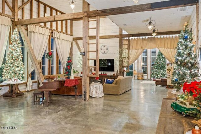 2752 Knob Creek Road, Johnson City, TN 37604