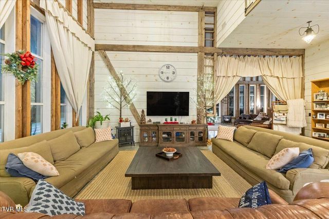 2752 Knob Creek Road, Johnson City, TN 37604