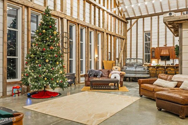 2752 Knob Creek Road, Johnson City, TN 37604