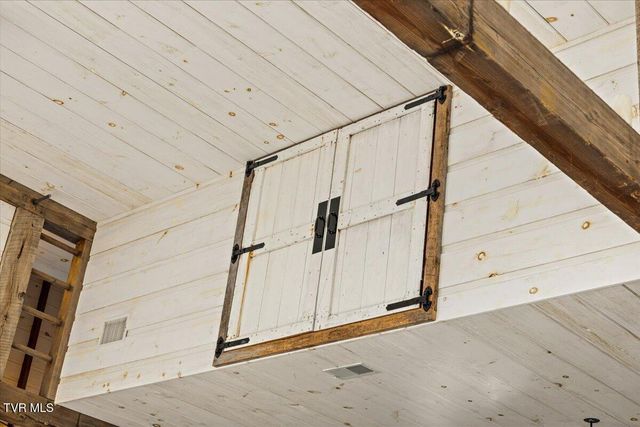 2752 Knob Creek Road, Johnson City, TN 37604