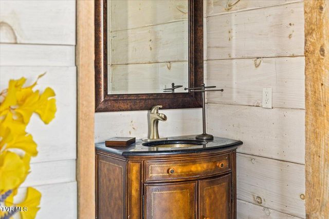 2752 Knob Creek Road, Johnson City, TN 37604