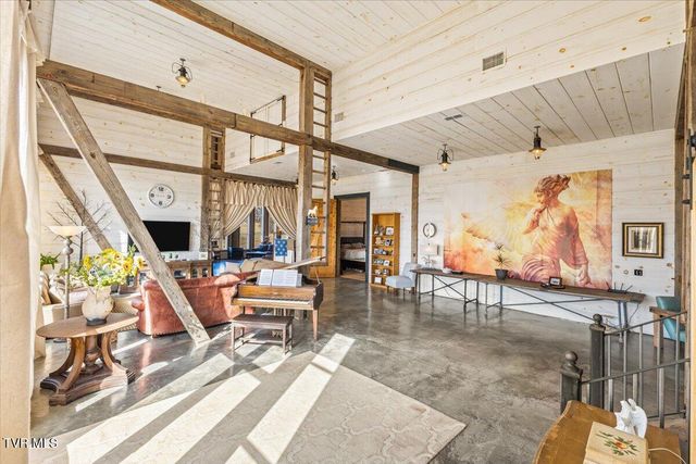 2752 Knob Creek Road, Johnson City, TN 37604