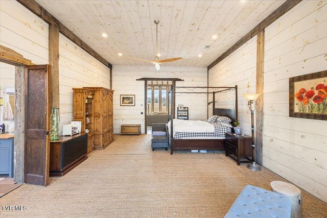 2752 Knob Creek Road, Johnson City, TN 37604