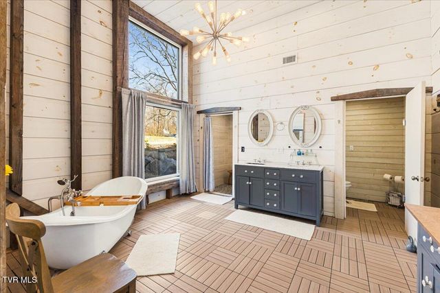 2752 Knob Creek Road, Johnson City, TN 37604