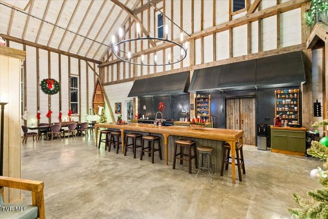 2752 Knob Creek Road, Johnson City, TN 37604