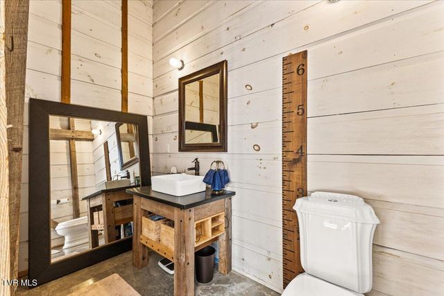 2752 Knob Creek Road, Johnson City, TN 37604