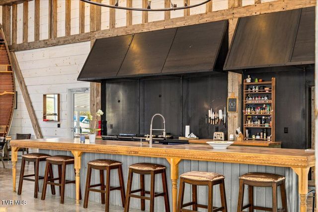 2752 Knob Creek Road, Johnson City, TN 37604