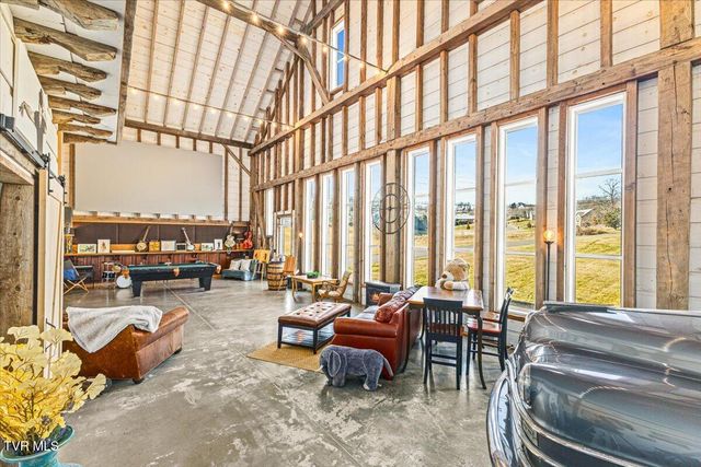 2752 Knob Creek Road, Johnson City, TN 37604