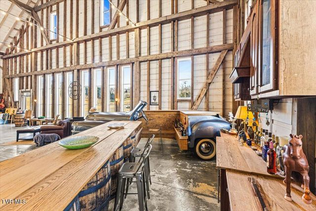 2752 Knob Creek Road, Johnson City, TN 37604