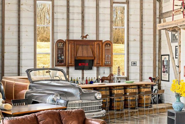 2752 Knob Creek Road, Johnson City, TN 37604